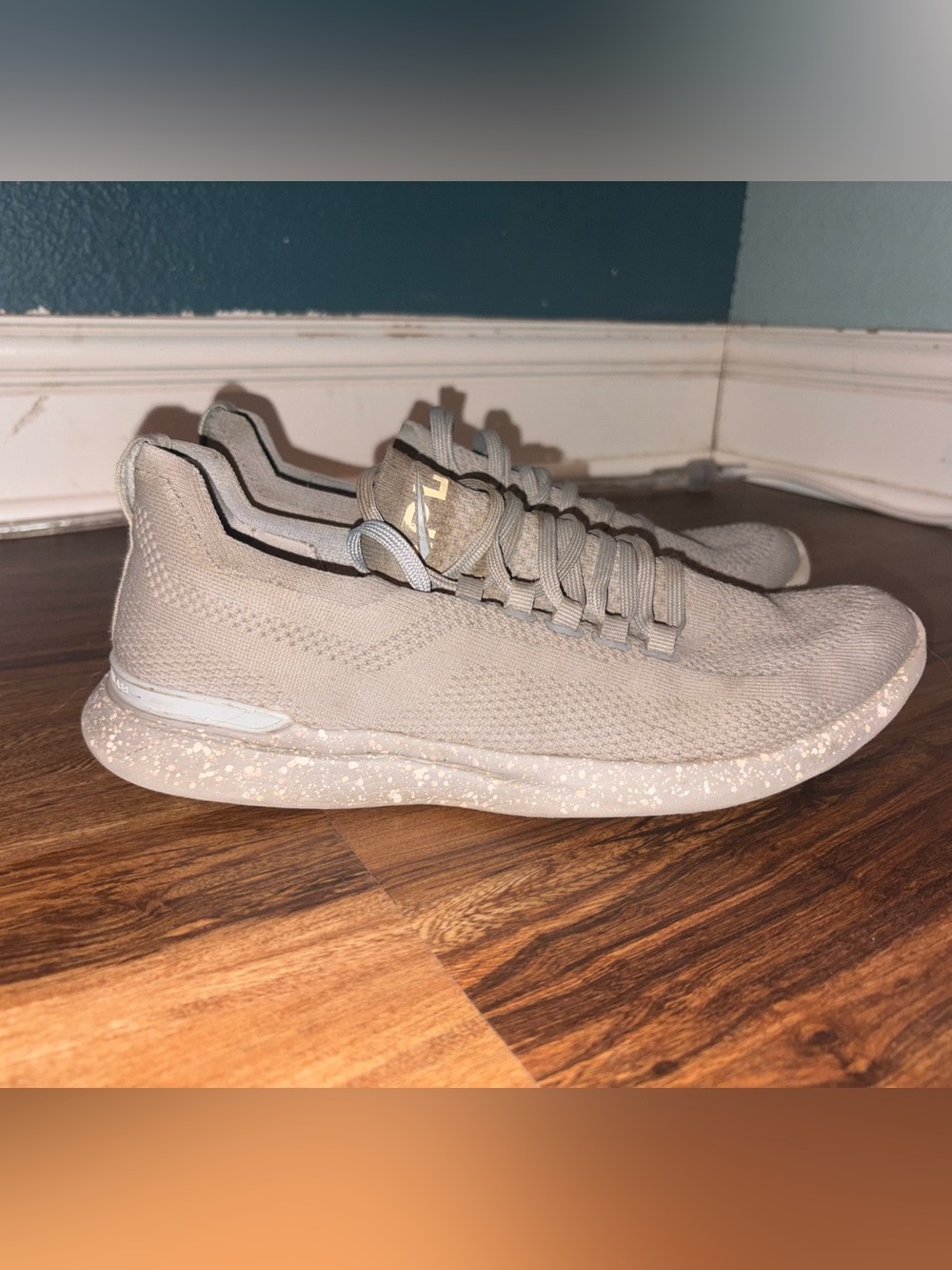 NIB APL Techloom Breeze Sneakers In Grey